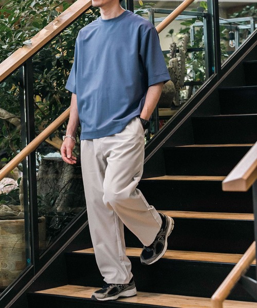 ITEMS URBANRESEARCH（アイテムズ アーバンリサーチ）の「『イージーケア』AIRLY 1-tuck イージーパンツ（その他パンツ・メンズ・オリーブ/ブラック/ライトベージュ/ブルー系その他・LARGE/MEDIUM）」の7枚目の写真