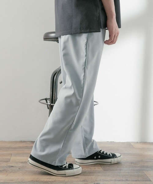 ITEMS URBANRESEARCH（アイテムズ アーバンリサーチ）の「『イージーケア』AIRLY 1-tuck イージーパンツ（その他パンツ・メンズ・オリーブ/ブラック/ライトベージュ/ブルー系その他・LARGE/MEDIUM）」の16枚目の写真