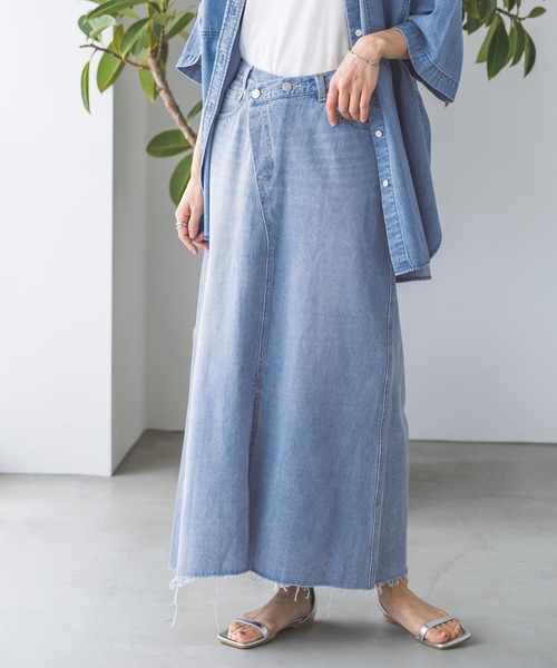 LEPSIM(レプシィム)の「アシメスリットデニムスカート 704344(スカート・レディース・ライトブルー/ブルー・LARGE/MEDIUM)」の11枚目の写真