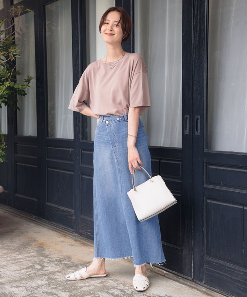 LEPSIM(レプシィム)の「アシメスリットデニムスカート 704344(スカート・レディース・ライトブルー/ブルー・LARGE/MEDIUM)」の4枚目の写真