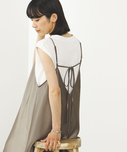 BEAMS HEART（ビームスハート）の「【2点セット】BEAMS HEART / サッカーサテン キャミワンピース×フレンチスリーブTシャツ（ワンピース・レディース・オリーブ/ベージュ/ネイビー・FREE）」の21枚目の写真