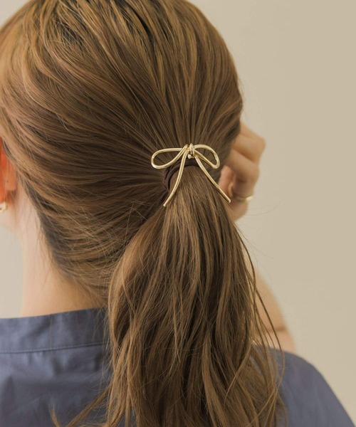 SMELLY（スメリー）の「メタルノットリボンヘアカフセット（ヘアゴム・レディース・ゴールド・-）」の5枚目の写真