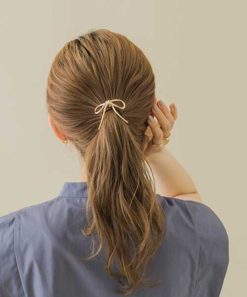 SMELLY（スメリー）の「メタルノットリボンヘアカフセット（ヘアゴム・レディース・ゴールド・-）」の8枚目の写真