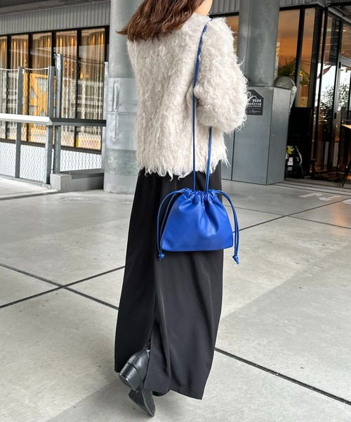 DISCOAT（ディスコート）の「【2WAY/WEB限定】シュリンク巾着ショルダーバッグ《軽量》（ショルダーバッグ・レディース・アイボリー/ブラック/ブルー/シルバー・FREE）」の6枚目の写真