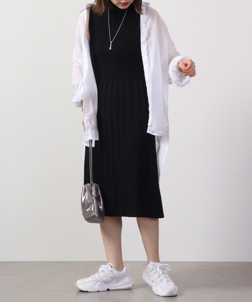 &soiree(アンドソワレ)の「&soiree サマーニットプリーツワンピース(ワンピース・レディース・ベージュ/ブラック/グリーン・F)」の20枚目の写真