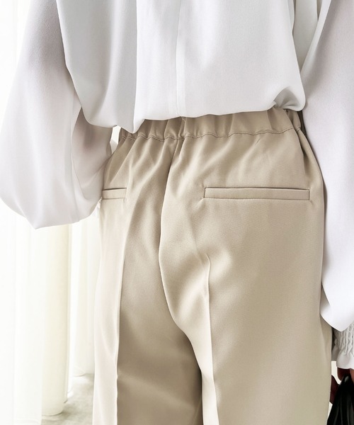 GeeRA(ジーラ)の「美脚きれい魅せ!センタープレステーパードパンツ(スラックス・レディース・ブラック/ネイビー/チャコール/アイボリー・SMALL/MEDIUM/LARGE/X-LARGE)」の8枚目の写真