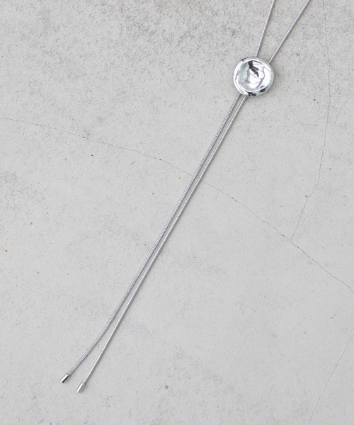 NOMINE（ノミネ）の「ループタイネックレス（ネックレス・レディース・シルバー/ホワイト/ブラック・フリー）」の13枚目の写真