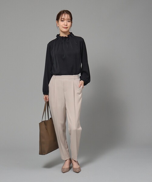 SHOO・LA・RUE（シューラルー）の「◆【S-3L/通勤/デイリー/セレモニーにも】フリルスタンドカラーブラウス【CIRCRIC】（シャツ/ブラウス・レディース・ベージュ系その他7/ブラック系3/ホワイト系6・02/05/03/01/04）」の7枚目の写真