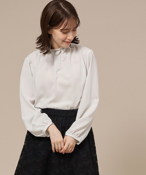 SHOO・LA・RUE（シューラルー）の「◆【S-3L/通勤/デイリー/セレモニーにも】フリルスタンドカラーブラウス【CIRCRIC】（シャツ/ブラウス・レディース・ベージュ系その他7/ブラック系3/ホワイト系6・02/05/03/01/04）」の17枚目の写真