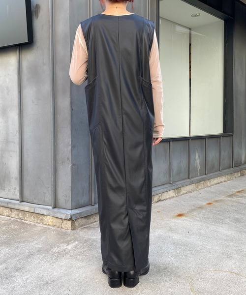 CAPRICIEUX LE'MAGE（カプリシューレマージュ）の「【サイズ展開あり】エコレザージャンスカ（ジャンパースカート・レディース・ホワイト系その他/ブラック/モカ・PS/FREE）」の19枚目の写真