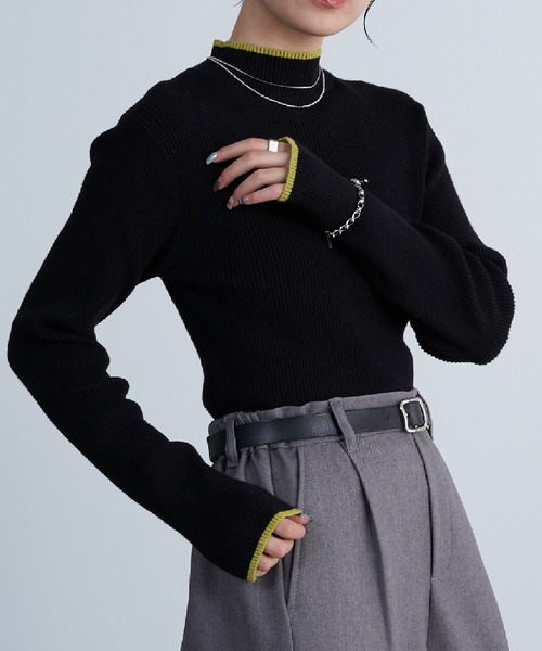 COLONY 2139（コロニートゥーワンスリーナイン）の「PBT配色ラインハイネックリブニット（ニット/セーター・レディース・サックスブルー/グレー/オレンジ/ベージュ/ライトグリーン/アイボリー/ブラック/ブルー・FREE）」の2枚目の写真