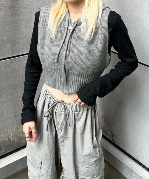 sedacle(セダクル)の「【SDG】hooded knit vest(ベスト・レディース・ベージュ/グレー/ブラック・FREE)」の3枚目の写真
