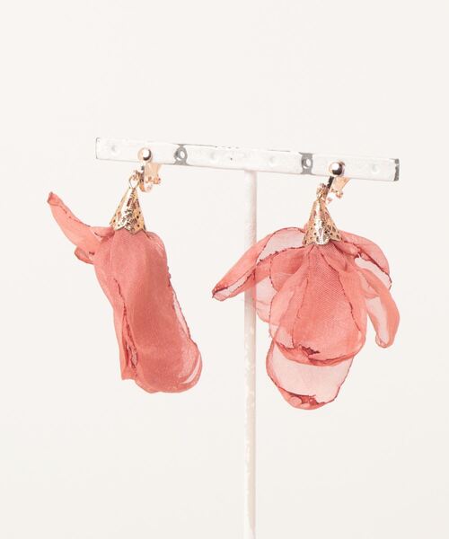 tone（トーン）の「【charme by pimo 】シフォン　オーガンジー　タッセル　イヤリング(MA)（イヤリング・レディース・グリーン/ターコイズブルー/ピンク/ピンク系その他2/ピンク系その他/ブルー/マスタード/イエロー/ブラック/レッド/ホワイト/レッド系2/パープル・FREE）」の12枚目の写真