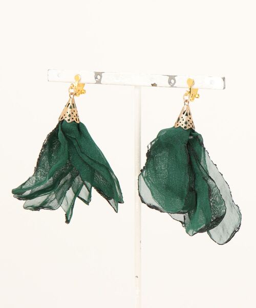 tone（トーン）の「【charme by pimo 】シフォン　オーガンジー　タッセル　イヤリング(MA)（イヤリング・レディース・グリーン/ターコイズブルー/ピンク/ピンク系その他2/ピンク系その他/ブルー/マスタード/イエロー/ブラック/レッド/ホワイト/レッド系2/パープル・FREE）」の20枚目の写真