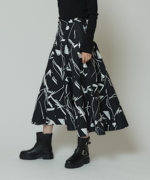 タグ付✨ 23AW アルアバイル スプラッシュラインプリントマチフレアスカート タグ付✨ 23AW アルアバイル スプラッシュラインプリントマチ