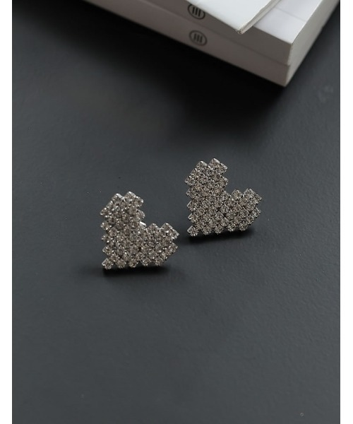 Re:EDIT（リエディ）の「[2023A/W COLLECTION][MEISM by Re:EDIT]ライントストーンハートピアス（ピアス（両耳用）・レディース・シルバー/ゴールド・FREE）」の8枚目の写真