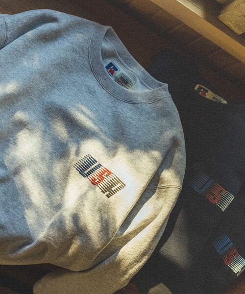 Russell Athletic（ラッセルアスレティック）の「RUSSELL ATHLETIC x B:MING by BEAMS / 別注 クルーネック スウェット シャツ（スウェット・メンズ・グレー/ネイビー/ブラック・S/XL/M/L）」の4枚目の写真