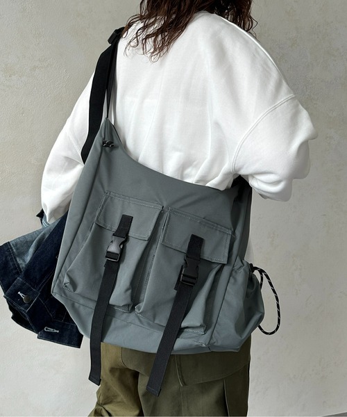 CPCM（シーピーシーエム）の「2ポケバックルショルダーバッグ（ショルダーバッグ・メンズ・アイボリー/ブラック/グリーン・FREE）」の3枚目の写真