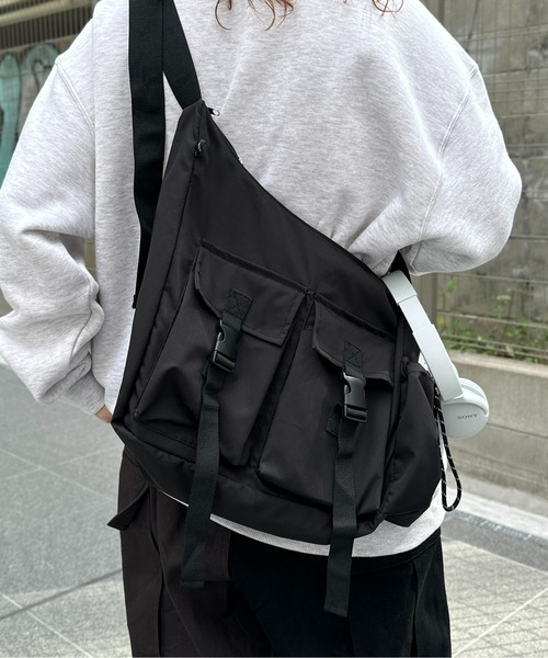 CPCM（シーピーシーエム）の「2ポケバックルショルダーバッグ（ショルダーバッグ・メンズ・アイボリー/ブラック/グリーン・FREE）」の5枚目の写真