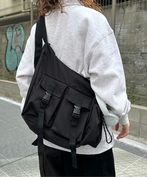 CPCM（シーピーシーエム）の「2ポケバックルショルダーバッグ（ショルダーバッグ・メンズ・アイボリー/ブラック/グリーン・FREE）」の6枚目の写真