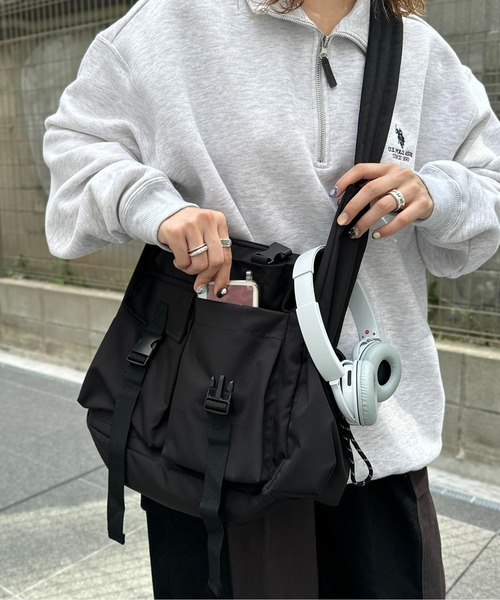 CPCM（シーピーシーエム）の「2ポケバックルショルダーバッグ（ショルダーバッグ・メンズ・アイボリー/ブラック/グリーン・FREE）」の7枚目の写真