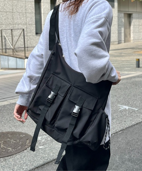 CPCM（シーピーシーエム）の「2ポケバックルショルダーバッグ（ショルダーバッグ・メンズ・アイボリー/ブラック/グリーン・FREE）」の8枚目の写真