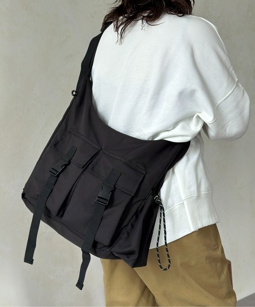 CPCM（シーピーシーエム）の「2ポケバックルショルダーバッグ（ショルダーバッグ・メンズ・アイボリー/ブラック/グリーン・FREE）」の10枚目の写真