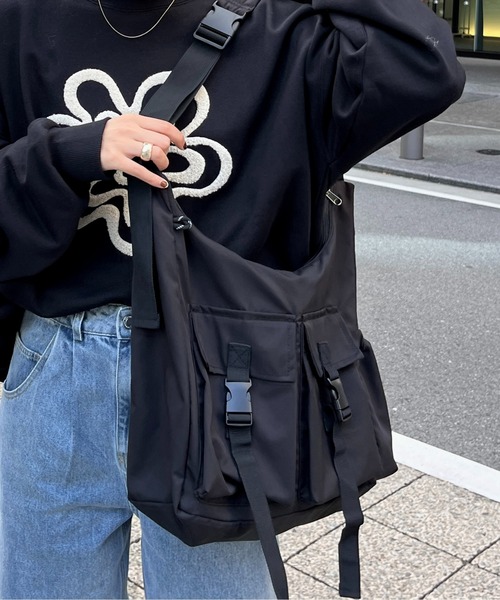 CPCM（シーピーシーエム）の「2ポケバックルショルダーバッグ（ショルダーバッグ・メンズ・アイボリー/ブラック/グリーン・FREE）」の4枚目の写真