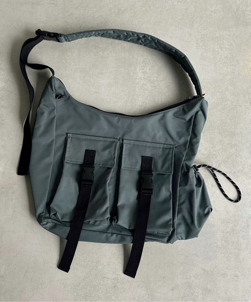 CPCM（シーピーシーエム）の「2ポケバックルショルダーバッグ（ショルダーバッグ・メンズ・アイボリー/ブラック/グリーン・FREE）」の17枚目の写真
