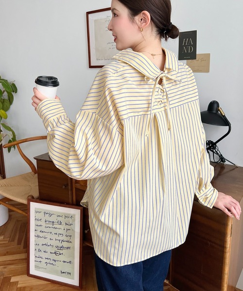 moment+（モーメントプラス）の「マルチストライプ後ろ編み上げ長袖