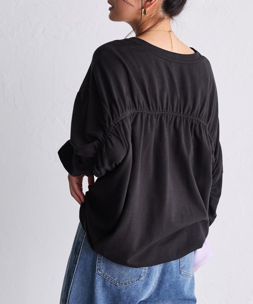 RANAN（ラナン）の「[24AW新色追加]バックギャザーVネックスウェット（Tシャツ/カットソー・レディース・ブラック/グレー/アイボリー/モカ・L/M/LL/S）」の3枚目の写真
