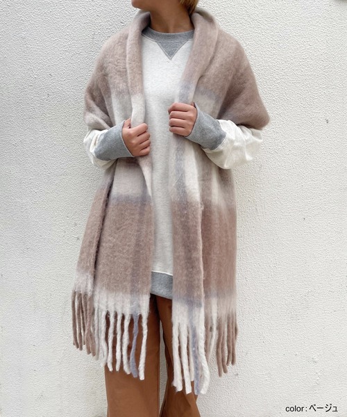 OLD BETTY'S（オールドベティーズ）の「ふわふわボリューム チェックマフラー（マフラー・レディース・ベージュ/ピンク/ブラウン/グリーン・FREE）」の2枚目の写真