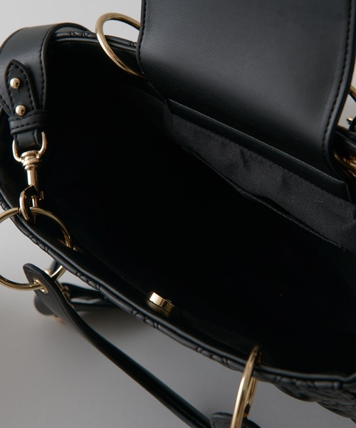 one after another NICE CLAUP（ワンアフターアナザーナイスクラップ）の「ハートキルティングスクエアバッグ（ショルダーバッグ・レディース・ブラック/アイボリー・ONE SIZE）」の16枚目の写真