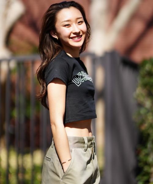 DC(ディーシー)の「DC/ディーシー ショート丈Tシャツ LST241309(Tシャツ/カットソー・レディース・オレンジ/ホワイト/ブラック・M/S)」の15枚目の写真