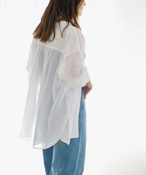 IENA（イエナ）の「コットンシルクバックギャザーシャツ（シャツ/ブラウス・レディース・ホワイト/ピンク/エメラルドブルー・36/38）」の20枚目の写真