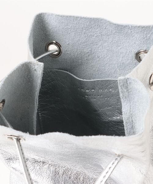 marco masi（マルコマージ）の「marco masi/レザー巾着バッグ（ショルダーバッグ・レディース・シルバー/ゴールド・FREE）」の5枚目の写真