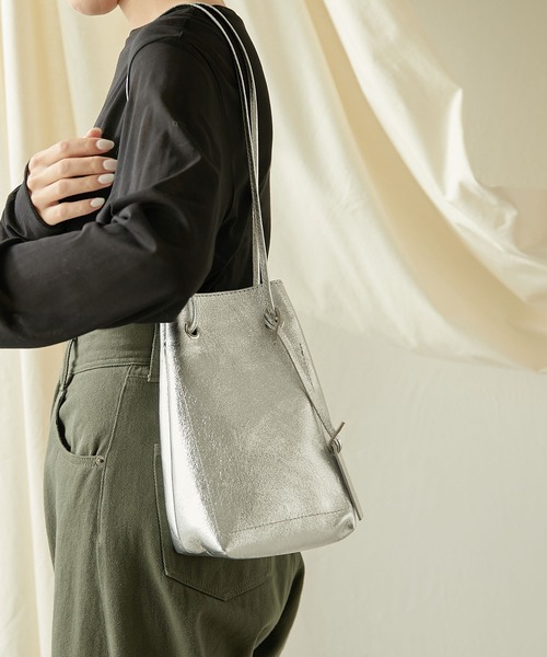 marco masi（マルコマージ）の「marco masi/レザー巾着バッグ（ショルダーバッグ・レディース・シルバー/ゴールド・FREE）」の8枚目の写真