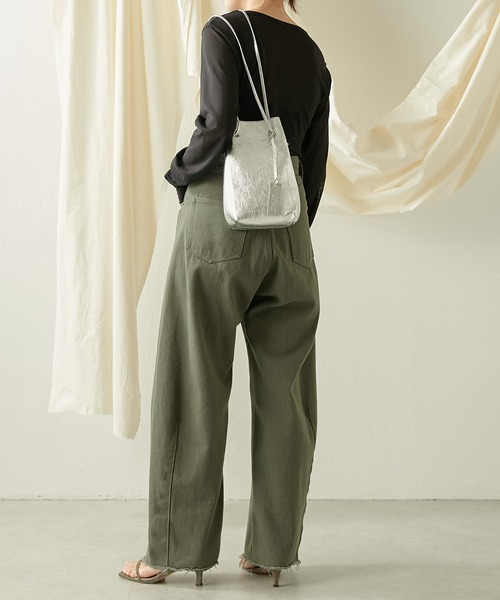 marco masi（マルコマージ）の「marco masi/レザー巾着バッグ（ショルダーバッグ・レディース・シルバー/ゴールド・FREE）」の9枚目の写真