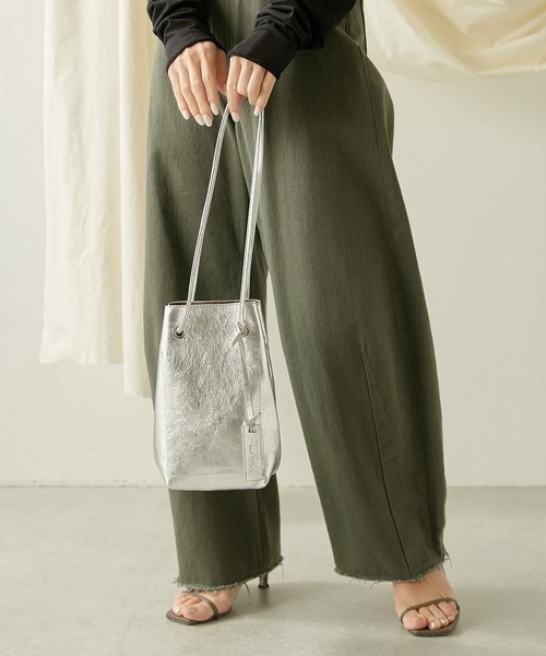 marco masi（マルコマージ）の「marco masi/レザー巾着バッグ（ショルダーバッグ・レディース・シルバー/ゴールド・FREE）」の10枚目の写真