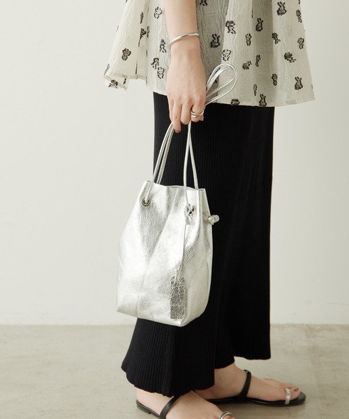 marco masi（マルコマージ）の「marco masi/レザー巾着バッグ（ショルダーバッグ・レディース・シルバー/ゴールド・FREE）」の16枚目の写真