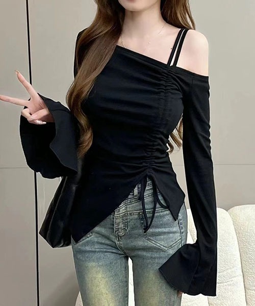 gossip！ロサンゼルス（ゴシップロサンゼルス）の「アシメネック  ドローコード   フレアスリーブ ウエストマーク トップス（Tシャツ/カットソー・レディース・アイボリー/ブラック・M/L/S）」の2枚目の写真