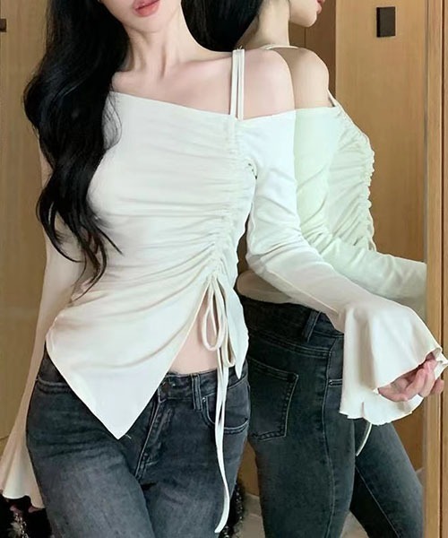 gossip！ロサンゼルス（ゴシップロサンゼルス）の「アシメネック  ドローコード   フレアスリーブ ウエストマーク トップス（Tシャツ/カットソー・レディース・アイボリー/ブラック・M/L/S）」の11枚目の写真