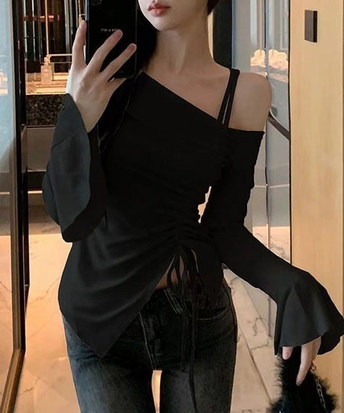 gossip！ロサンゼルス（ゴシップロサンゼルス）の「アシメネック  ドローコード   フレアスリーブ ウエストマーク トップス（Tシャツ/カットソー・レディース・アイボリー/ブラック・M/L/S）」の14枚目の写真