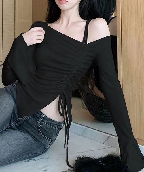 gossip！ロサンゼルス（ゴシップロサンゼルス）の「アシメネック  ドローコード   フレアスリーブ ウエストマーク トップス（Tシャツ/カットソー・レディース・アイボリー/ブラック・M/L/S）」の3枚目の写真