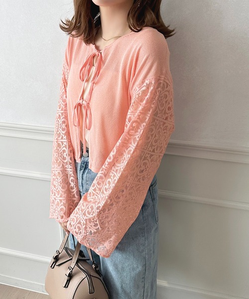 apres jour(アプレジュール)の「レースドッキング2WAYショートニットカーディガン【ZOZOTOWN限定アイテム】(カーディガン/ボレロ・レディース・ピンク/グレー/アイボリー・フリー/X-LARGE)」の5枚目の写真