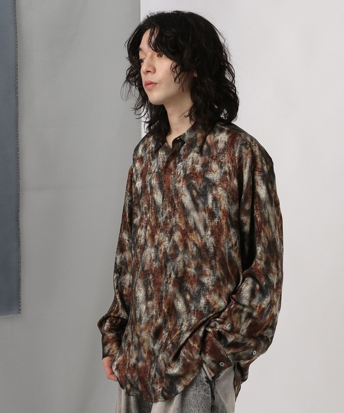 HARE（ハレ）の「アブストラクトハクプリントシャツ(HARE)（シャツ/ブラウス・メンズ・ブラウン/ブラック・FREE）」の2枚目の写真