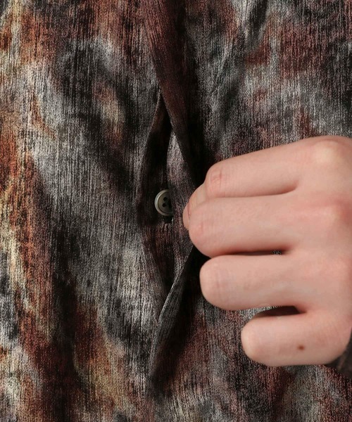 HARE（ハレ）の「アブストラクトハクプリントシャツ(HARE)（シャツ/ブラウス・メンズ・ブラウン/ブラック・FREE）」の3枚目の写真