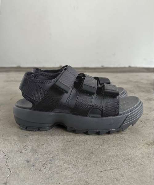 COMMON WARE(コモンウェアー)の「ST:GCP / Grand colony グランド コロニー / Recycled nylon 3BELT SANDAL リサイクルナイロン カバードベルト 厚底スポーツサンダル(サンダル・レディース・ブラック/ライトブラウン・L/M/S)」の6枚目の写真