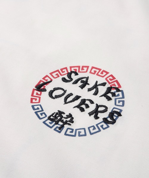 ADPOSION(アドポーション)の「【YOIDORE 】ワンポイント刺繍バックプリントTシャツ / グラフィックTシャツ(Tシャツ/カットソー・メンズ・ブラック/ホワイト・MEDIUM/LARGE/X-LARGE)」の7枚目の写真