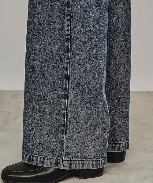 tk.TAKEO KIKUCHI（ティーケータケオキクチ）の「◆ケミカルウォッシュAラインワイドデニム（デニムパンツ・メンズ・チャコールグレー/ブルー・01/02/03）」の3枚目の写真
